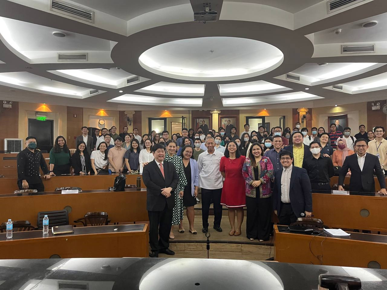 Group photo taken at SIDRA International Dispute Resolution Survey: 2022 Final Report in the Philippines.